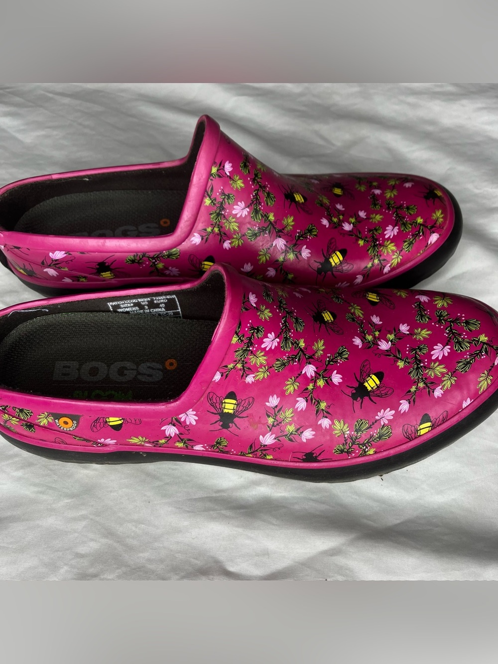 Bogs Patch clog “Bees” 9